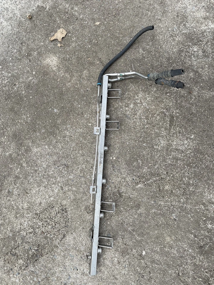 2000 bmw 328i e46 fuel rail - Image 1 of 1