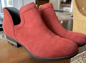 Women’s Sorel Lola Cut Out Waterproof Suede Ankle Boot Carnelian Red Size 8.5 M - Picture 1 of 5