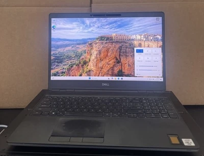 SSD Dell Precision 7550 i9-10885H 2,4 GHz 32 GB de RAM Quadro RTX 3000 1 TB Foto 1 de 3