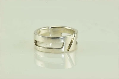Sterling Silver 6.7mm Split Faced Band Ring 925 Sz: 5 - Image 1 of 4