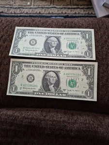 2 Sequential 1963B 1$Dollar Federal Reserve Notes BG Block Crisp - Picture 1 of 4