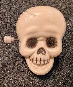 Halloween Chattering Wind Up Magic Skull Clip On (Tested) - Picture 1 of 2