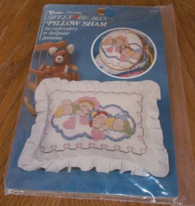 Vogart Crafts Kissenbezug "Süße Herzen" #8744J Stickerei Neu in Verpackung 14,5" x 19,5" - Bild 1 von 6