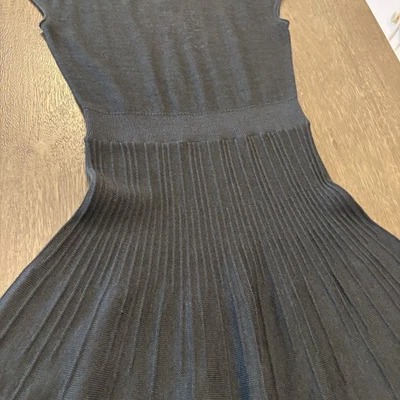 Ann Taylor лофт платье женщин средний свитер плиссированные трикотажа подходит Расклешенный серый/зеленоватый - Изображение 1 из 4