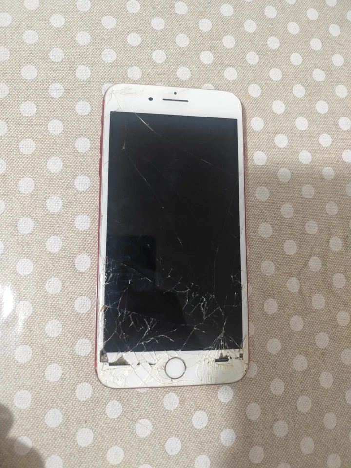 Apple iPhone 7 Plus Rosso Product Red A1661 3188 - Immagine 1 di 4