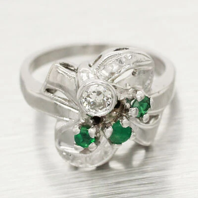 Antique Art Deco 0.40ctw Emerald & Diamond Ribbon Ring - 14k White Gold Swirl - Image 1 of 4