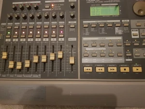 Roland VS-880 Digital Studio Workstation no effects card - Picture 1 of 1