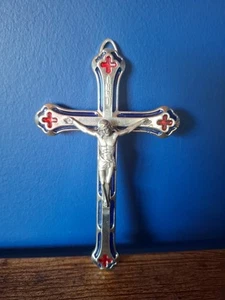 Vintage Mod. Dep. Italien Inri Kreuz Kruzifix blau rot Emaille Akzente silberfarben - Bild 1 von 5
