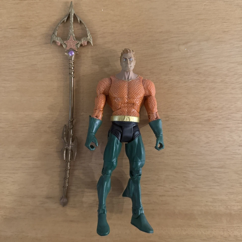Figura de acción completa DC Universe Classics Aquaman 6" Mattel usada Wave 2 Foto 1 de 1