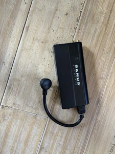 Sanus Slim Power Conditioner and Surge Protector Flat-Panel - Afbeelding 1 van 5