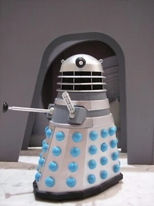 Doctor Who The Daleks klassische Figur toter Planet 1. SFX silber/blau 1963 5,5" - Bild 1 von 6