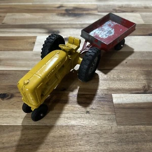 Hubley Vintage Farm Tractor Die Cast Yellow USA  5-1/2 "   - Picture 1 of 7