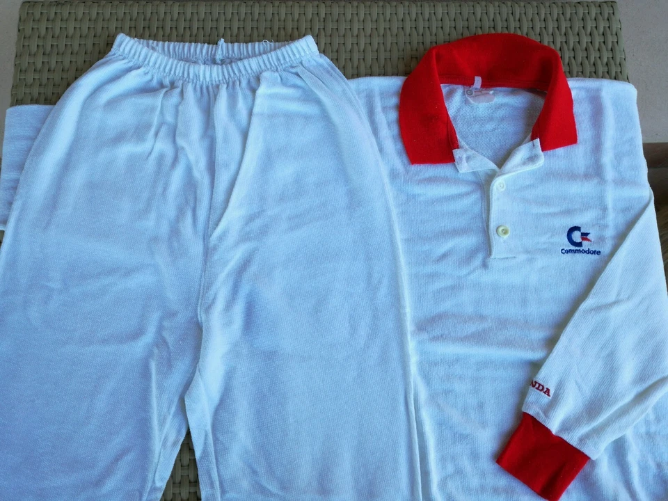 Commodore 64 128 Amiga Weihnachten Xmas 1985 Commodore Italien Gadget Overall. - Bild 1 von 1