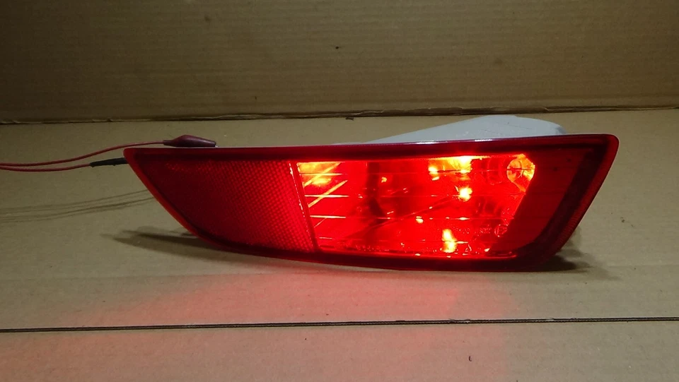 2010-2013 Volvo XC60 Right Rear RH Side Marker Light - Image 1 of 4