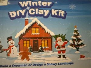 Kit Argilla Invernale DYI Artigianato Natale Babbo Natale Pupazzo di Neve Neve Casa innevata 35 Pezzi NUOVO - Foto 1 di 4