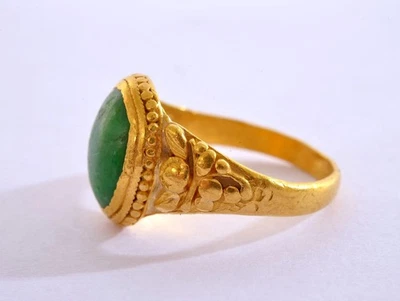 Anillo de oro amarillo de 24 quilates tallado en jadeíta china de 1930 marcado tamaño 7,5 Foto 1 de 4