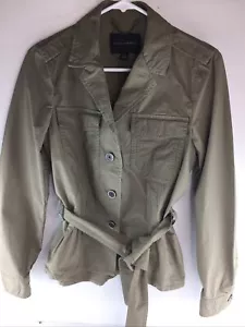 Chaqueta de algodón oliva con cinturón para mujer Banana Republic talla 6 con botones usada - Imagen 1 de 5