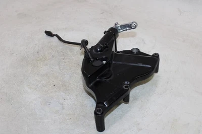 Cubierta de piñón del motor Suzuki GSXR600 2007 OEM Foto 1 de 4
