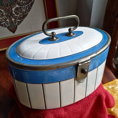 非常罕见的古董饼干盒陶瓷和镍手工艺术装饰蓝色和白色 1920 年代 — 第 1/4 张图片