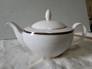 Royal Doulton Vtg 1998 Teapot New Romance Collection Oxford Blue Preowned - Picture 1 of 5