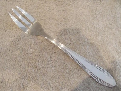 Fourchette à ragout métal argenté art deco serving fork Reneka - Photo 1/4