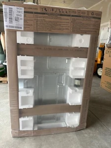 Whirlpool 6.4 cu. ft. Smart Combination Convection Wall Oven - Picture 1 of 4