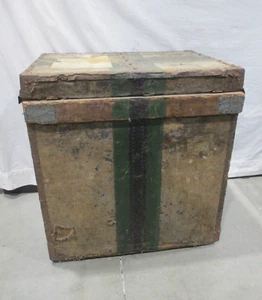 Large Vintage Steamer Trunk / Sea Chest - Picture 1 of 16