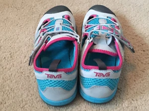 Teva Girl's Turqoise and Pink Water Shoes 4 Youth - NEW - Picture 1 of 1