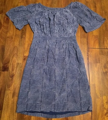 Vestido Banana Republic Seda Plisado Yugo Talla 4 Pequeño Estampado Cuadrado Manga Acampanada Foto 1 de 4