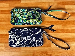 Set Of 2 Vera Bradley Windsor Navy Paisley And Green Zip Wallet/Clutch/Wristlet - Picture 1 of 3
