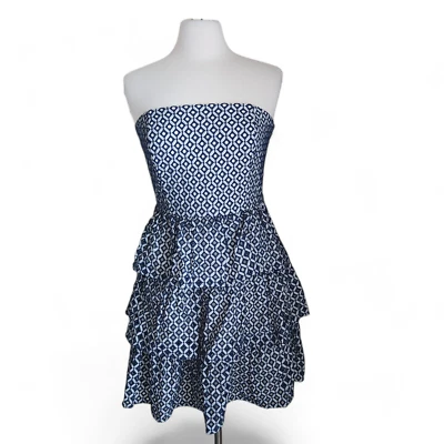 Vestido para mujer White House Black Market sin tirantes con volantes en capas M crochet nuevo con etiquetas Foto 1 de 4