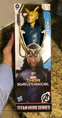 Boneco de ação Loki Thor Ragnarok Marvel Titan Hero Series 12" novo na caixa - Imagem 1 de 3