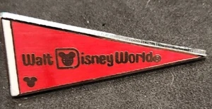 Disney Pin Banderín Bandera Bandera Rojo WDW Oculto Mickey HM 2010 Comercio 00000 - Imagen 1 de 4
