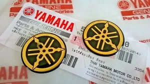 2 x 25 mm TUNING FORK YAMAHA ORO NERO GEL DECALCOMANIA LOGO *STOCK UK* - Foto 1 di 1