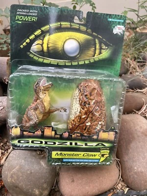Godzilla Movie Monster Claw Hatchling With Egg Action Figure Trendmasters 1998 - Image 1 of 4