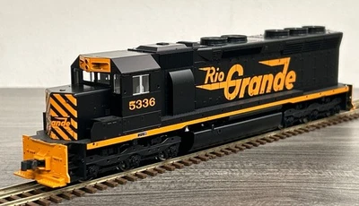 KATO HO Scale #37-1743 EMD SD45 Locomotive Rio Grande 5336 Pre-Owned w/All Parts - Image 1 of 4