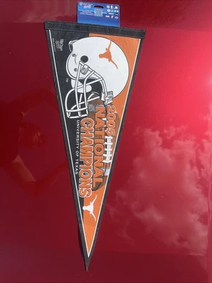 TEXAS LONGHORNS 2005 FOOTBALL NATIONAL CHAMPIONS FULL-SIZE FELT PENNANT 29.5x12" - Image 1 of 4