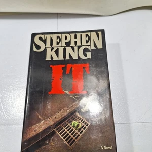 IT by Stephen King⭐Viking First Edition  Hardcover w/ DJ - Picture 1 of 4