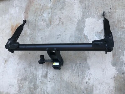 Juego de enganches de remolque parachoques trasero OEM 80A092115B para Audi Q5 SQ5 2018-2023 Foto 1 de 4