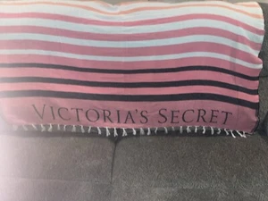 Victoria’s Secret pink and white throw blanket polyester 50” x 60” - Picture 1 of 8