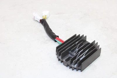 06-07 SUZUKI GSXR 750 OEM RETIFICADOR REGULADOR DE TENSÃO - Imagem 1 de 4