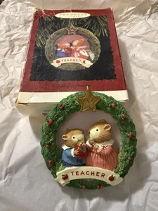 Vtg 1996 Hallmark Keepsake Ornament Apple for School Teacher Christmas Wreath - Picture 1 of 7