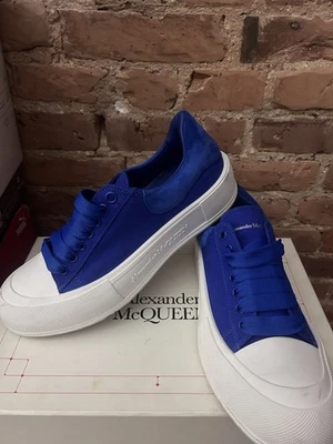 Zapatilla deportiva Alexander McQueen Deck con cordones Plimsoll en lona azul ultramar W10 Foto 1 de 4