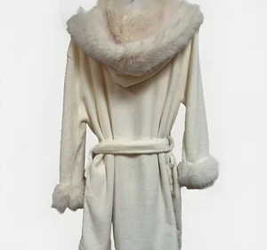 Pottery Barn Ombre Faux Fur Trim Hooded Robe One Size Ouster White Plush - Picture 1 of 12