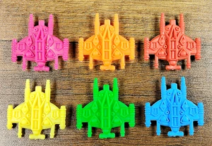 SAN KU KAI MINIATURE SPACESHIPS 6/6 FULL SET OF BASE COLORS! - PERU, YEAR 1982 - Picture 1 of 7