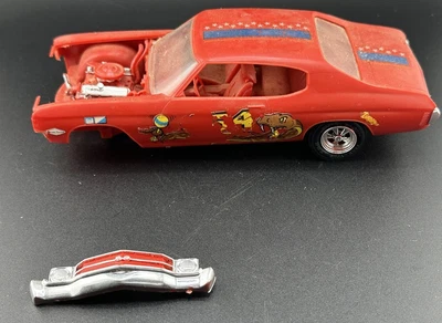 VINTAGE JUNKYARD MODEL 1971 CHEVELLE SS MPC  MODEL CAR SCREW BOTTOM - Image 1 of 4