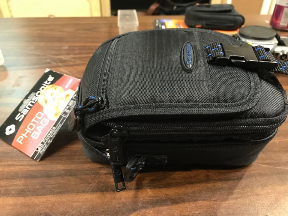 Samsonite Black Small 5 Pocket Camera Bag w/Strap 805           BK New With Tags - Image 1 of 4