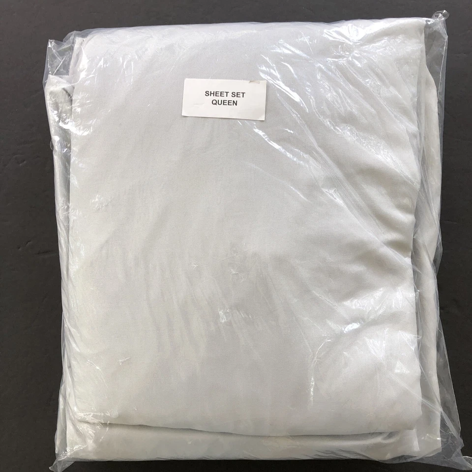 NIP MAINSTAYS 4-Pc Queen Size Bed Sheet Set Soft Polyester Gray - Image 1 of 4