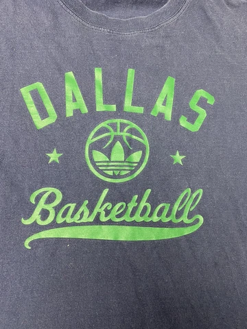 Dallas Mavericks Retro Vintage Style Logo T-Shirt Adidas Medium Spellout C18 Cover