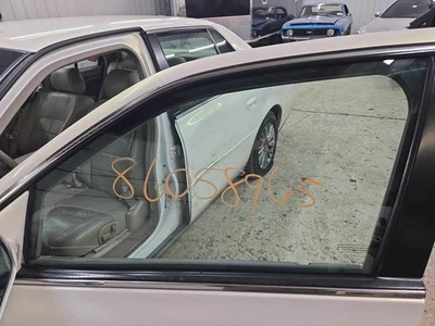 Vidrio delantero izquierdo usado para puerta delantera se adapta a: Cadillac Deville 2005 delantero izquierdo grado A Foto 1 de 4